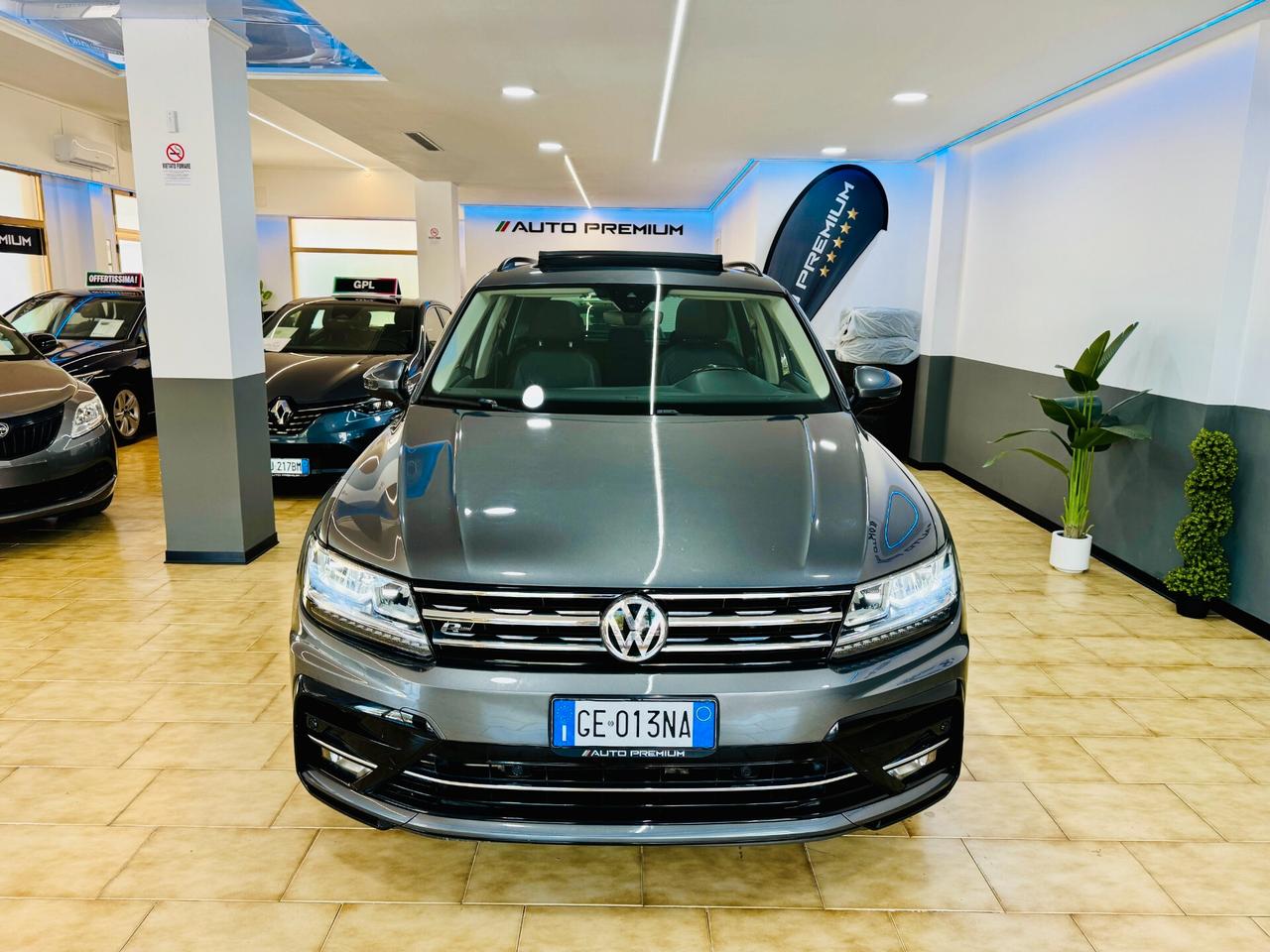 VW Tiguan 2.0 TDI DSG 4MOTION R-Line Tetto / LED / R.Cam