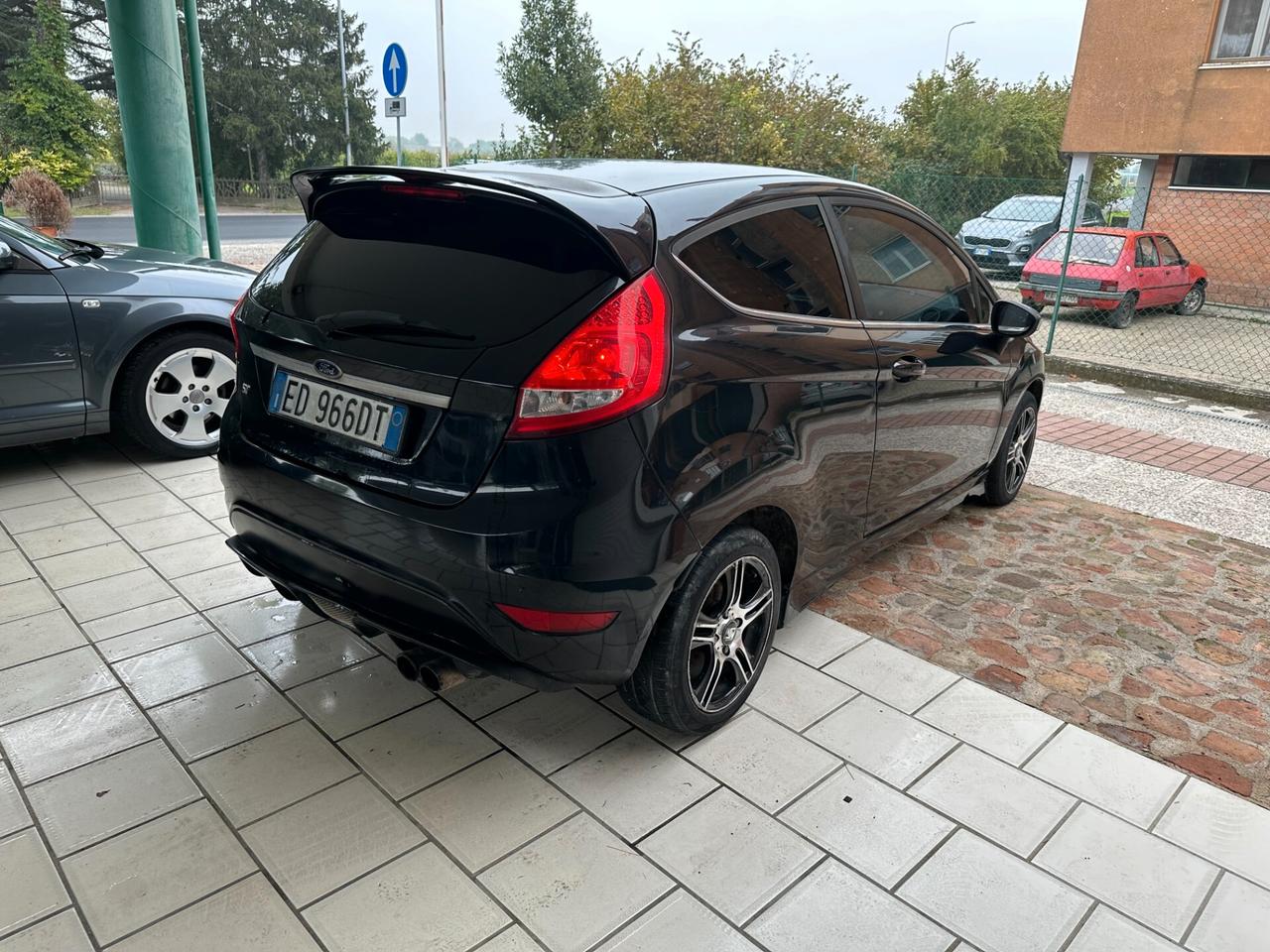 Ford Fiesta 1.4 TDCi NEOPATENTATI (12 RATE)