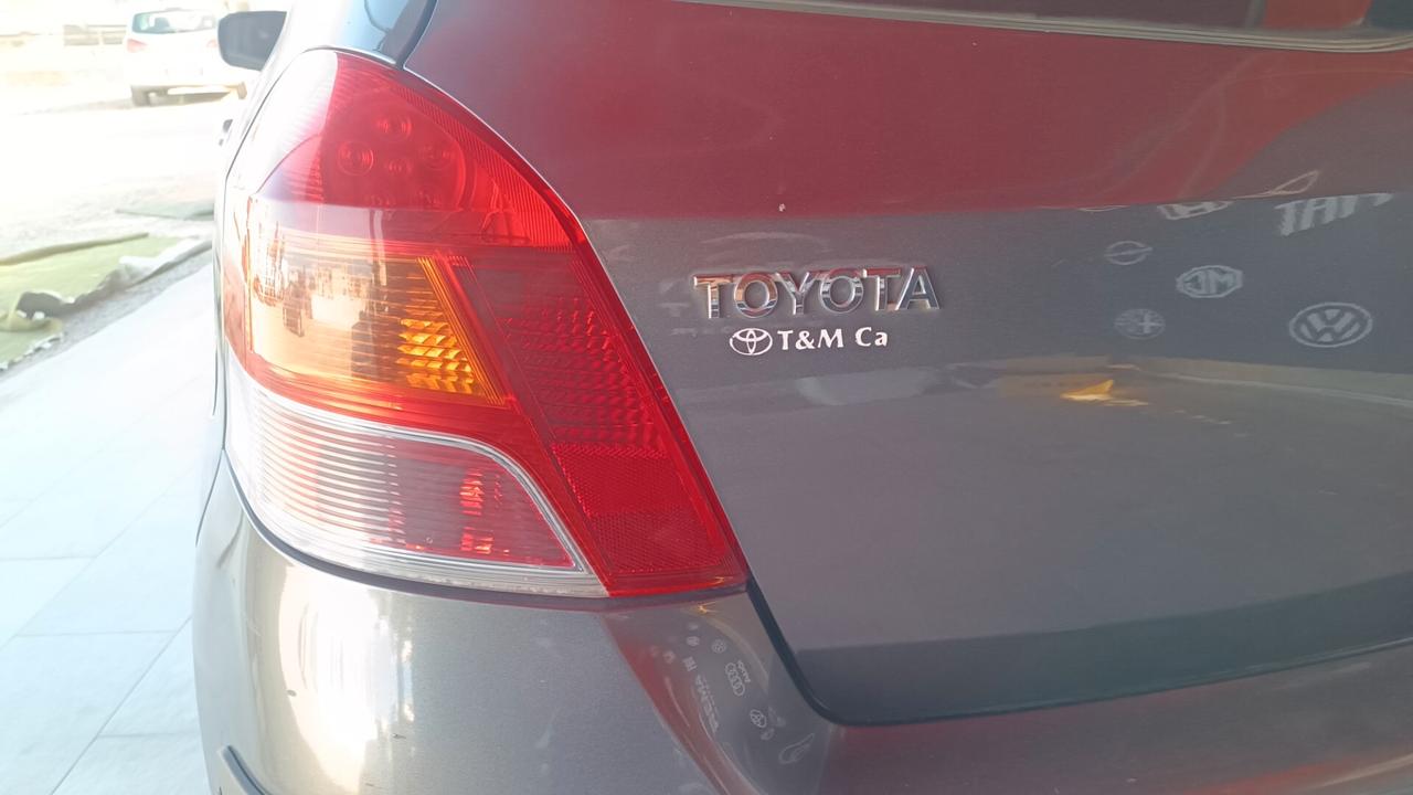 Toyota Yaris 1.0 5 porte
