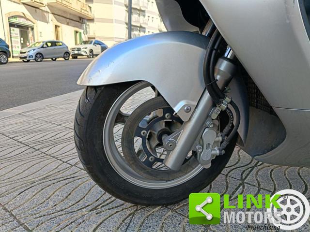 SUZUKI Burgman AN 400 S