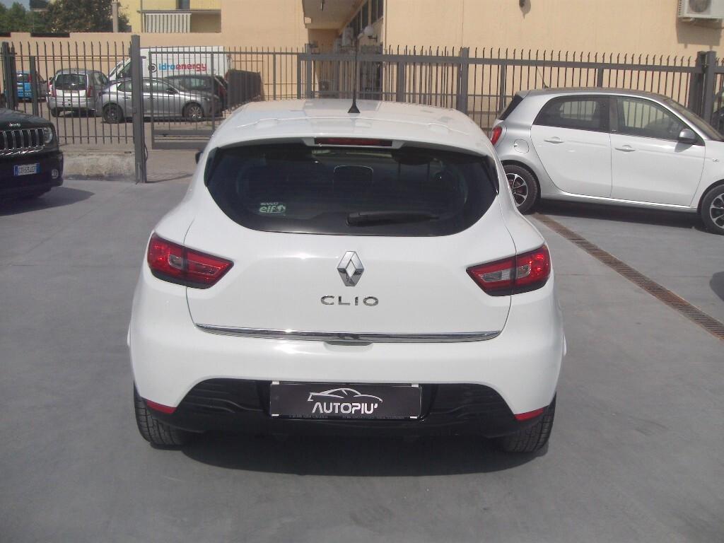 Renault Clio 1.2 75CV Live - 2013