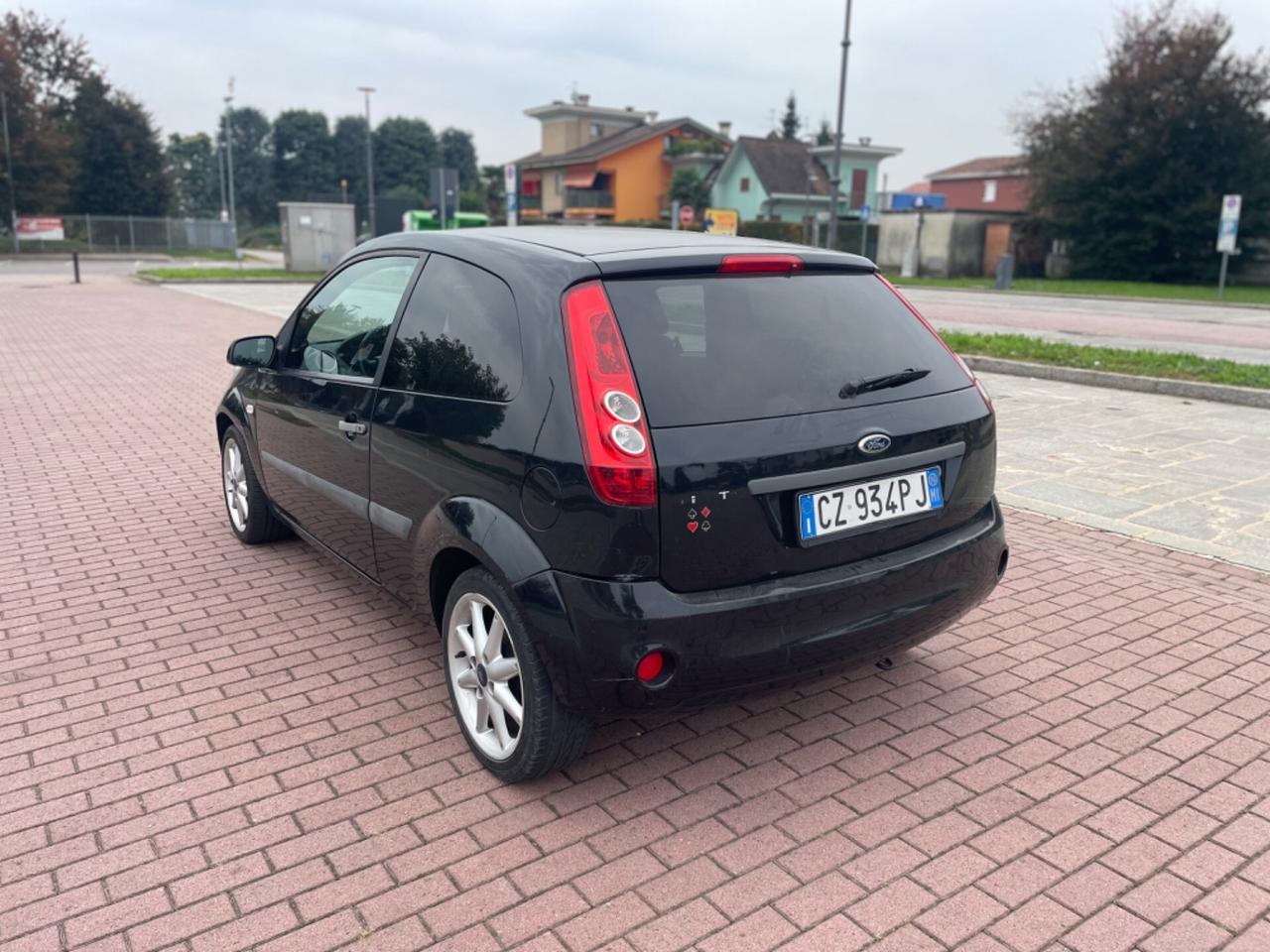 Ford Fiesta 1.4 16V 3p. Ghia
