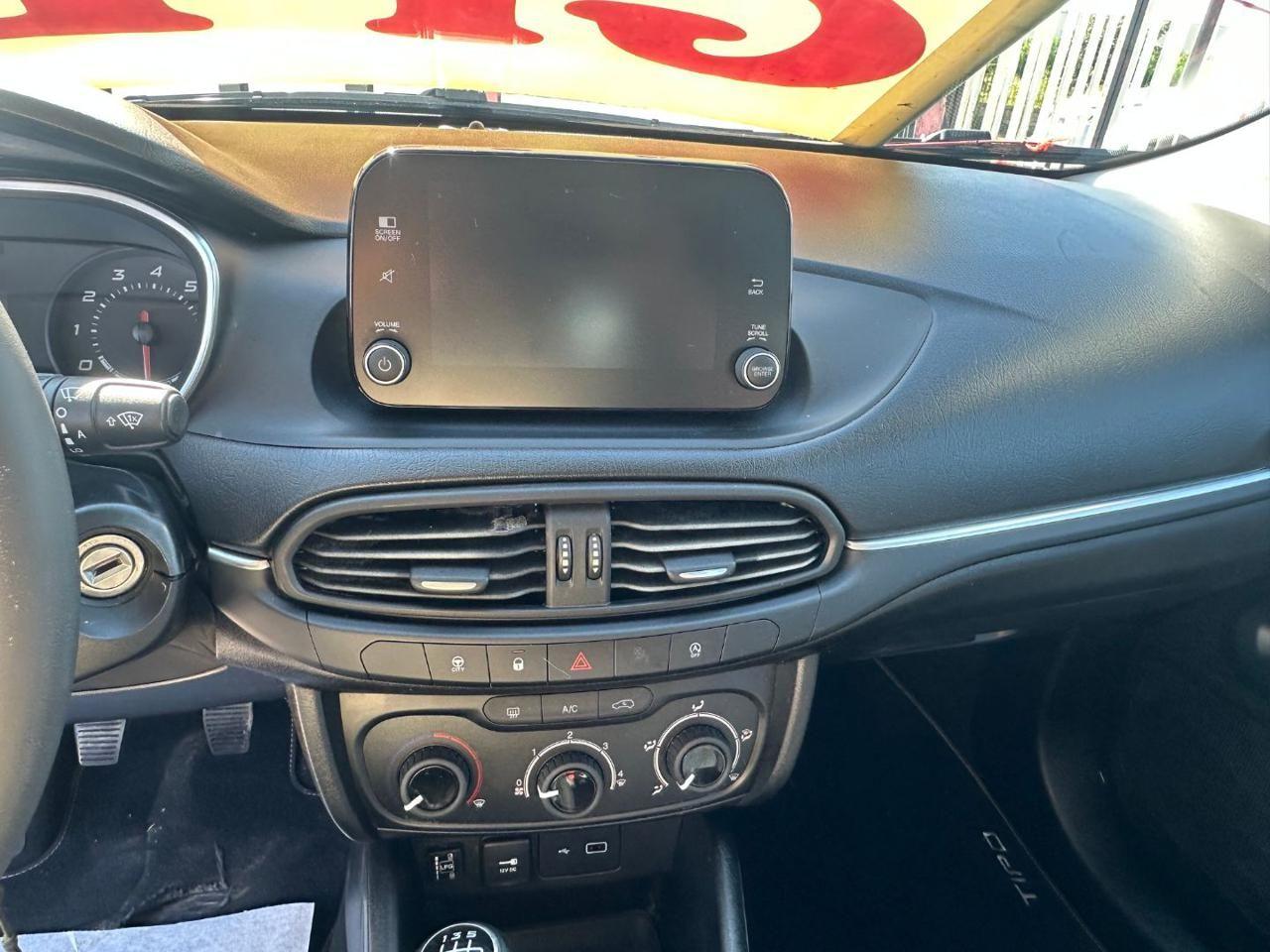 Fiat Tipo 1.4 5P Mirror LOUNGE IMP.GPL