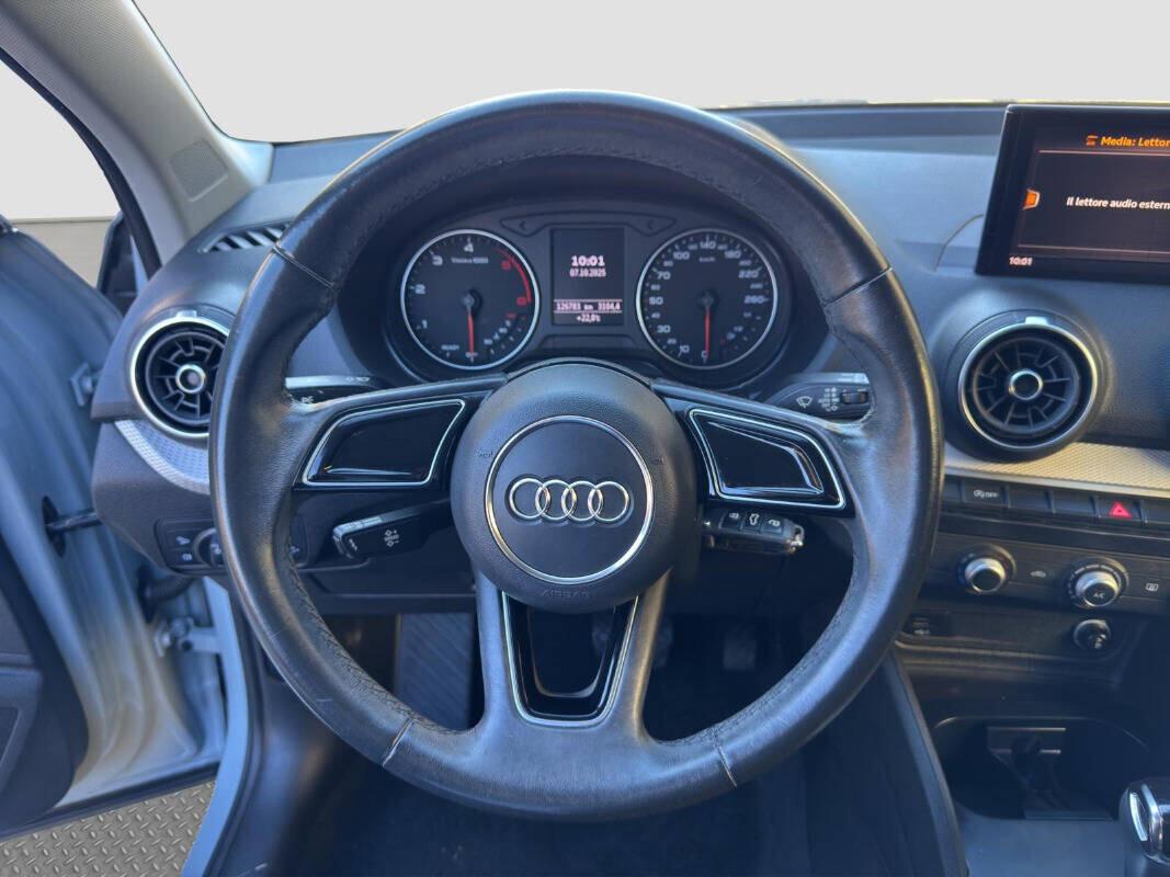 Audi Q2 30 tdi 2.0 116cv s-tronic Identity Black automatica 2021