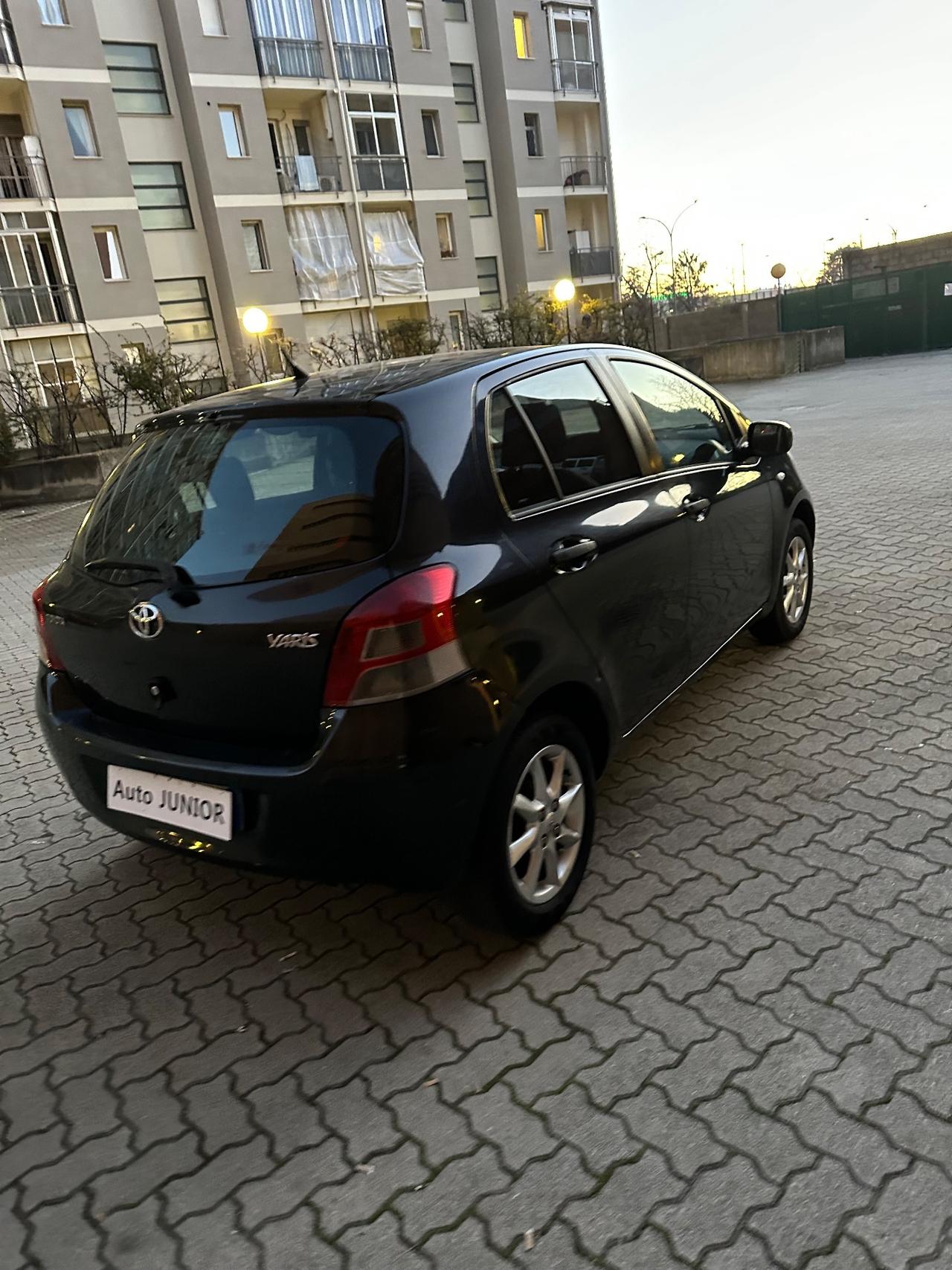 Toyota Yaris 1.0 5 porte Now