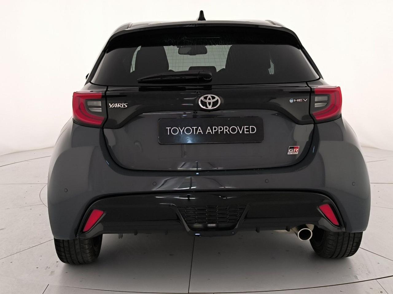Toyota Yaris 1.5h 130 gr sport