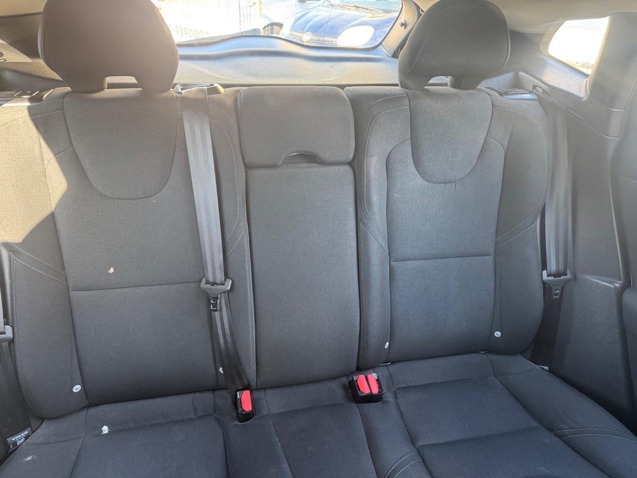 Volvo V40 D2 R-design 1.6 D neopaten garanzia 12m