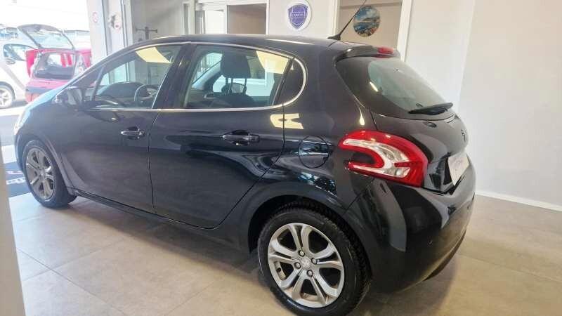 Peugeot 208 1.2 Puretech 82 CV Allure