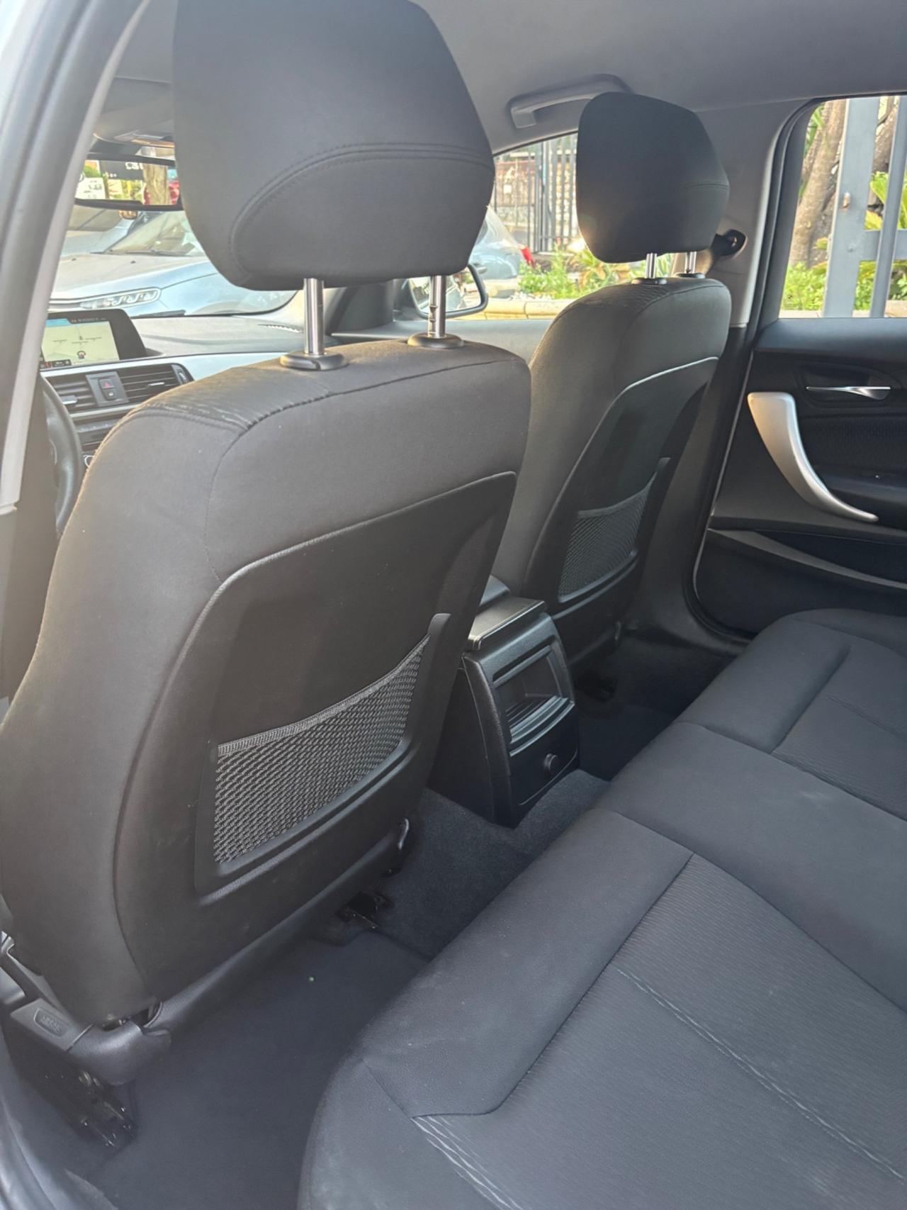 Bmw 118 118d 5p. Business Advantage