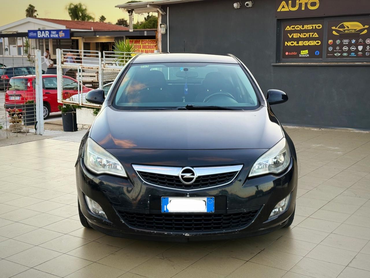Opel Astra 1.7 CDTI 110CV 5 porte Cosmo Garanzia 12 Mesi