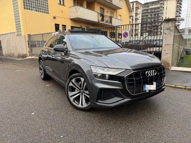 AUDI Q8 50 TDI 286 CV quattro S-LINE PLUS CERCHI 22 TETTO