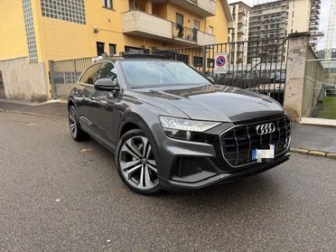 AUDI Q8 50 TDI 286 CV quattro S-LINE PLUS CERCHI 22 TETTO