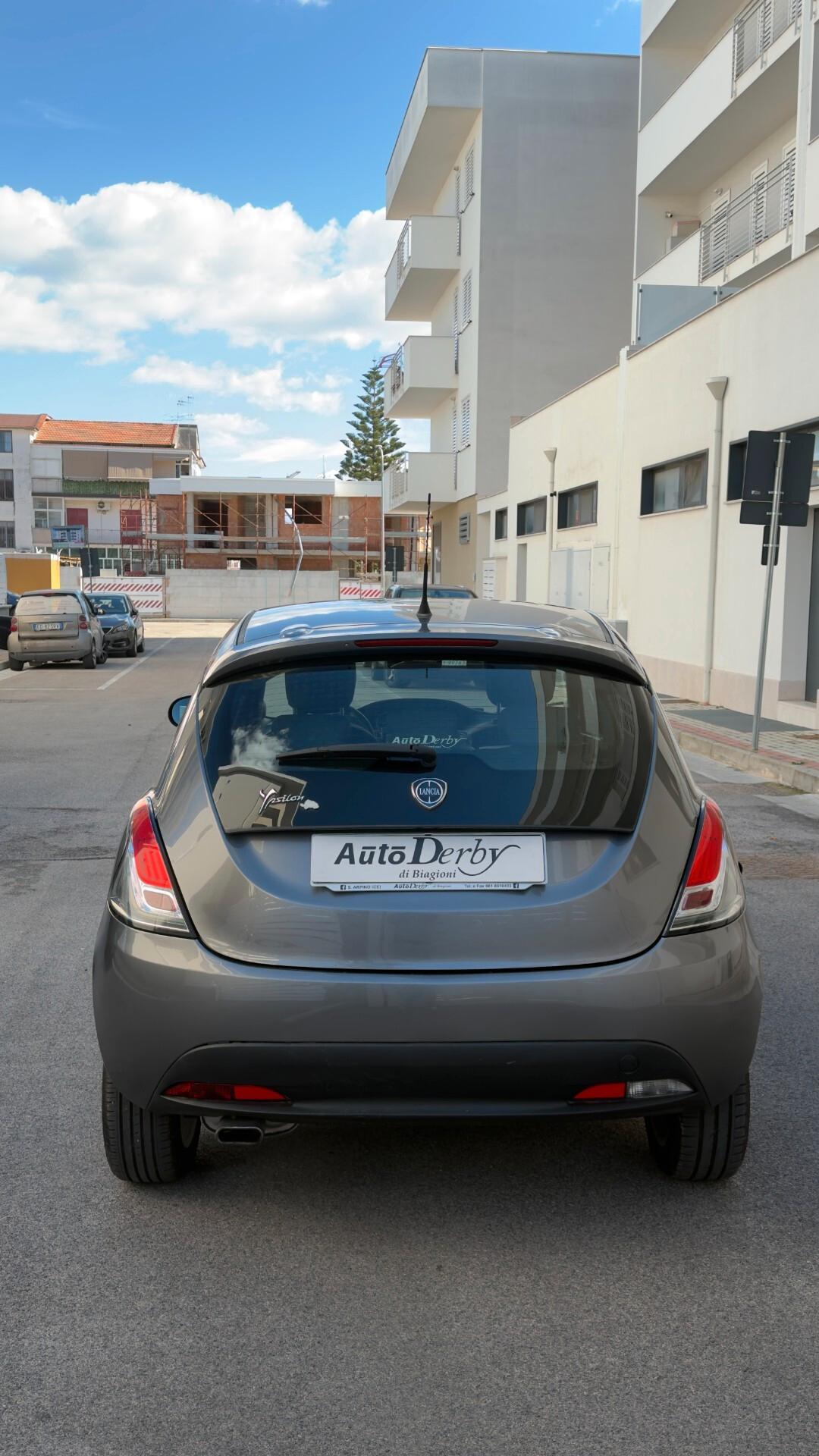 Lancia Ypsilon 1.2 69 CV 5 porte GPL Ecochic Platinum
