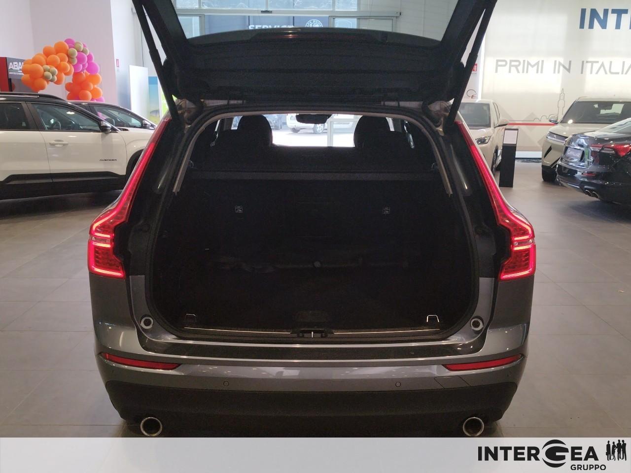 VOLVO XC60 2.0 b4 Momentum Pro auto