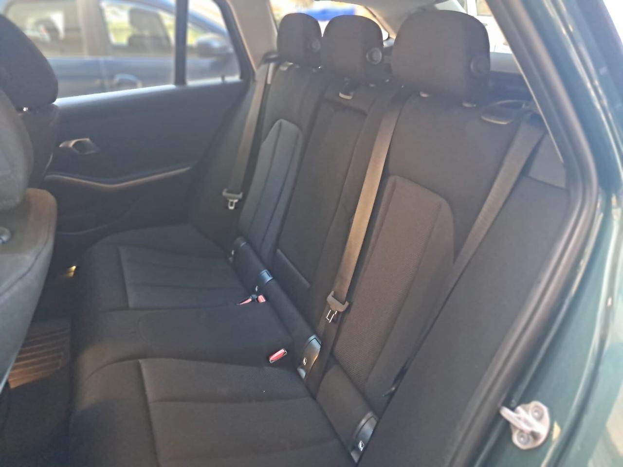 BMW 318dTouring Business Advantage-Diesel-ibrido-Euro19990-
