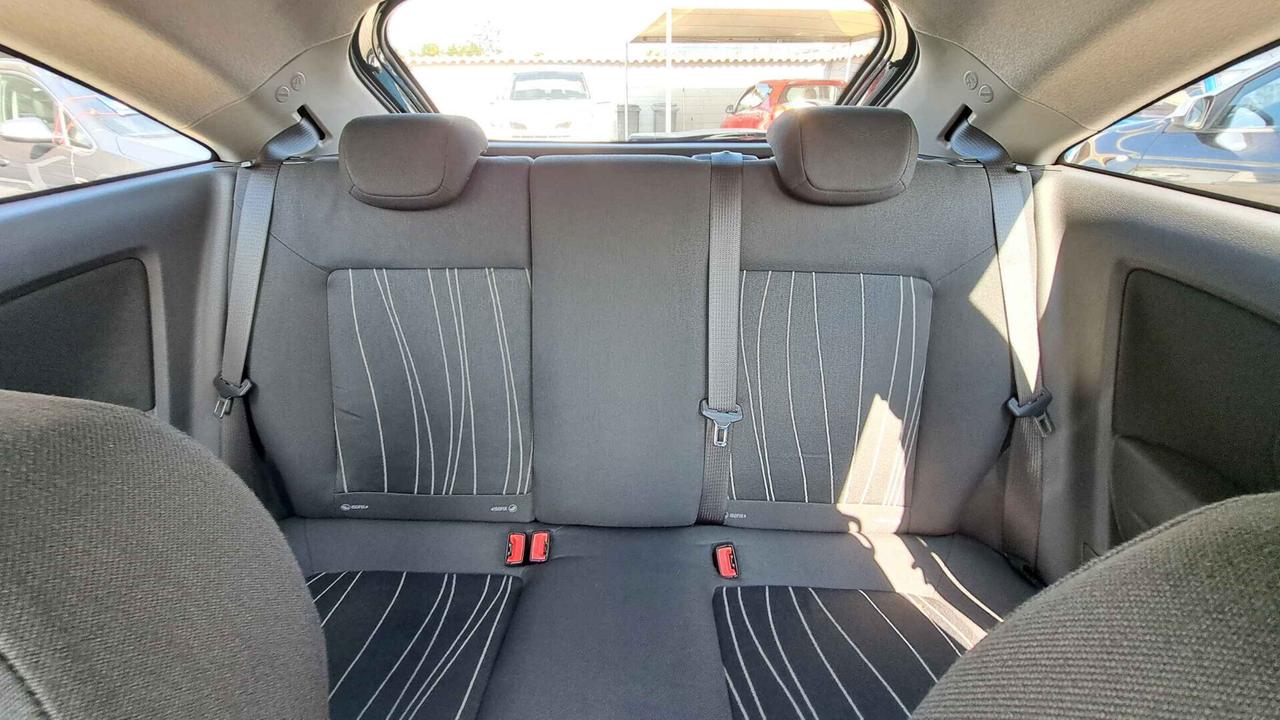 Opel Corsa 1.2 Benzina 80Cv Sport