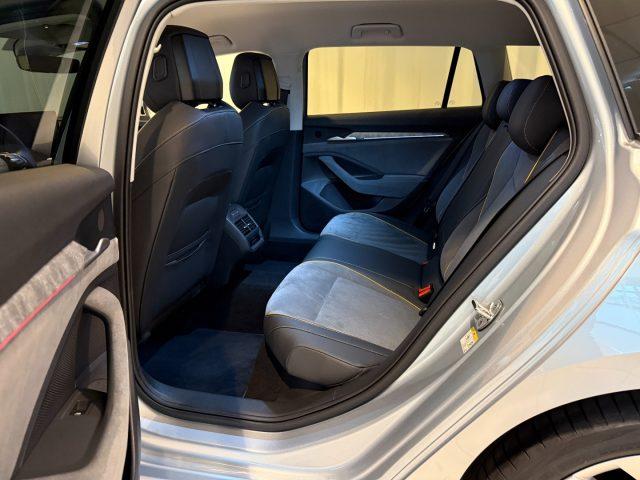 SKODA Superb 2.0 TDI DSG Wagon Style 360° Matrix Navi ACC