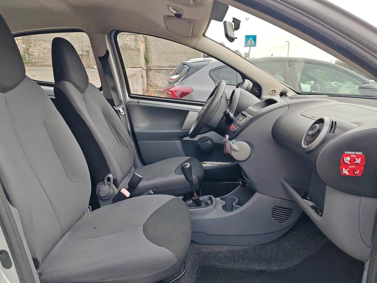 Toyota Aygo 1.0 12V VVT-i 5 porte Blue