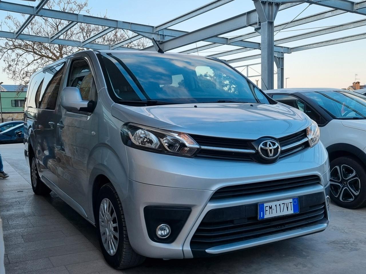 Toyota Proace Verso 1.4D STYLE disabili