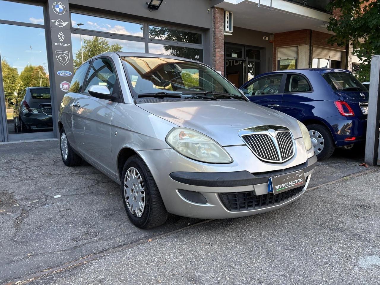 Lancia Ypsilon 1.2 16V Argento