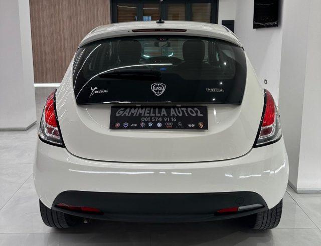 LANCIA Ypsilon 1.0 FireFly 5 porte S&S Hybrid Silver