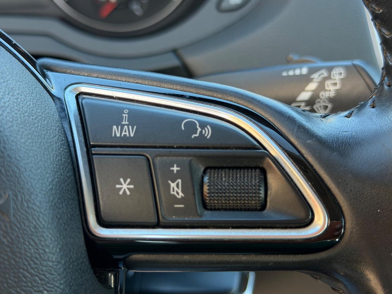 Audi Q3 2.0 TDI 120 CV Business