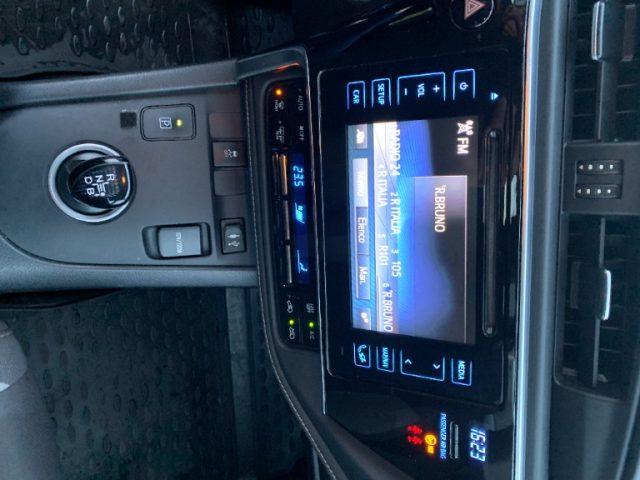 TOYOTA Auris Touring Sports 1.8 Hybrid Lounge