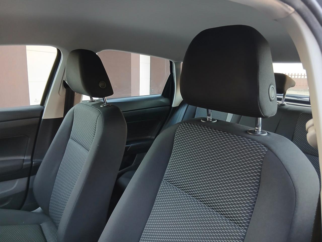 Volkswagen Polo 1.0 EVO 5p. Trendline BlueMotion tua a € 199 mese NEO PATENTATI