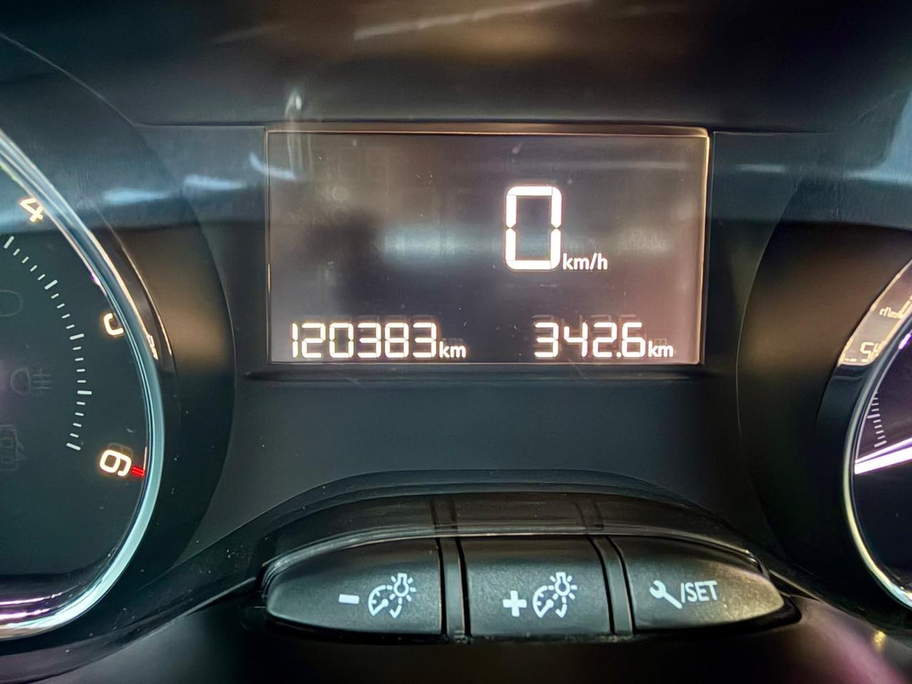 Peugeot 2008 1.6 e-HDi 2014 120.000km per neopatentati