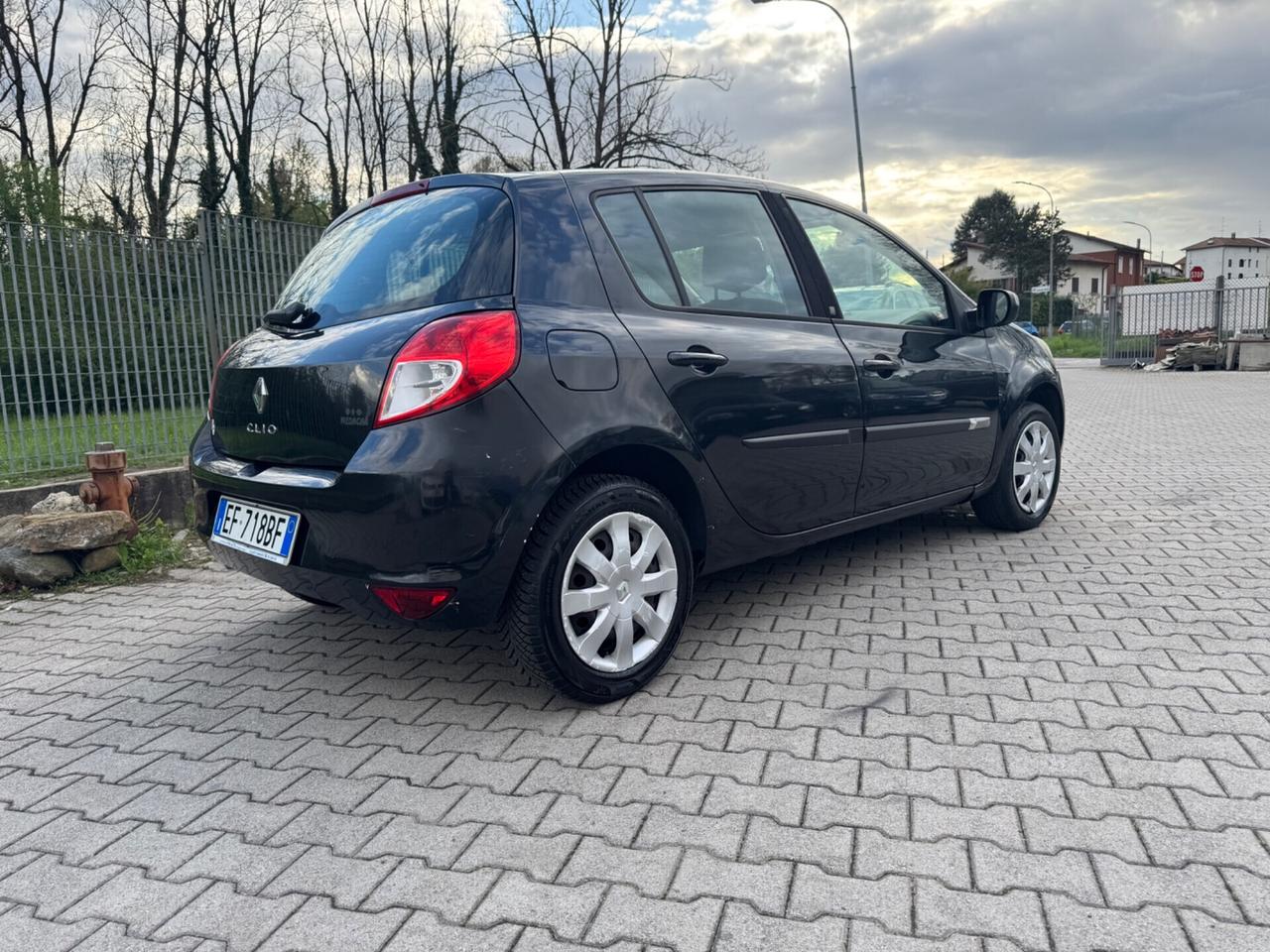 Renault Clio 1.2 16V 5 porte Luxe
