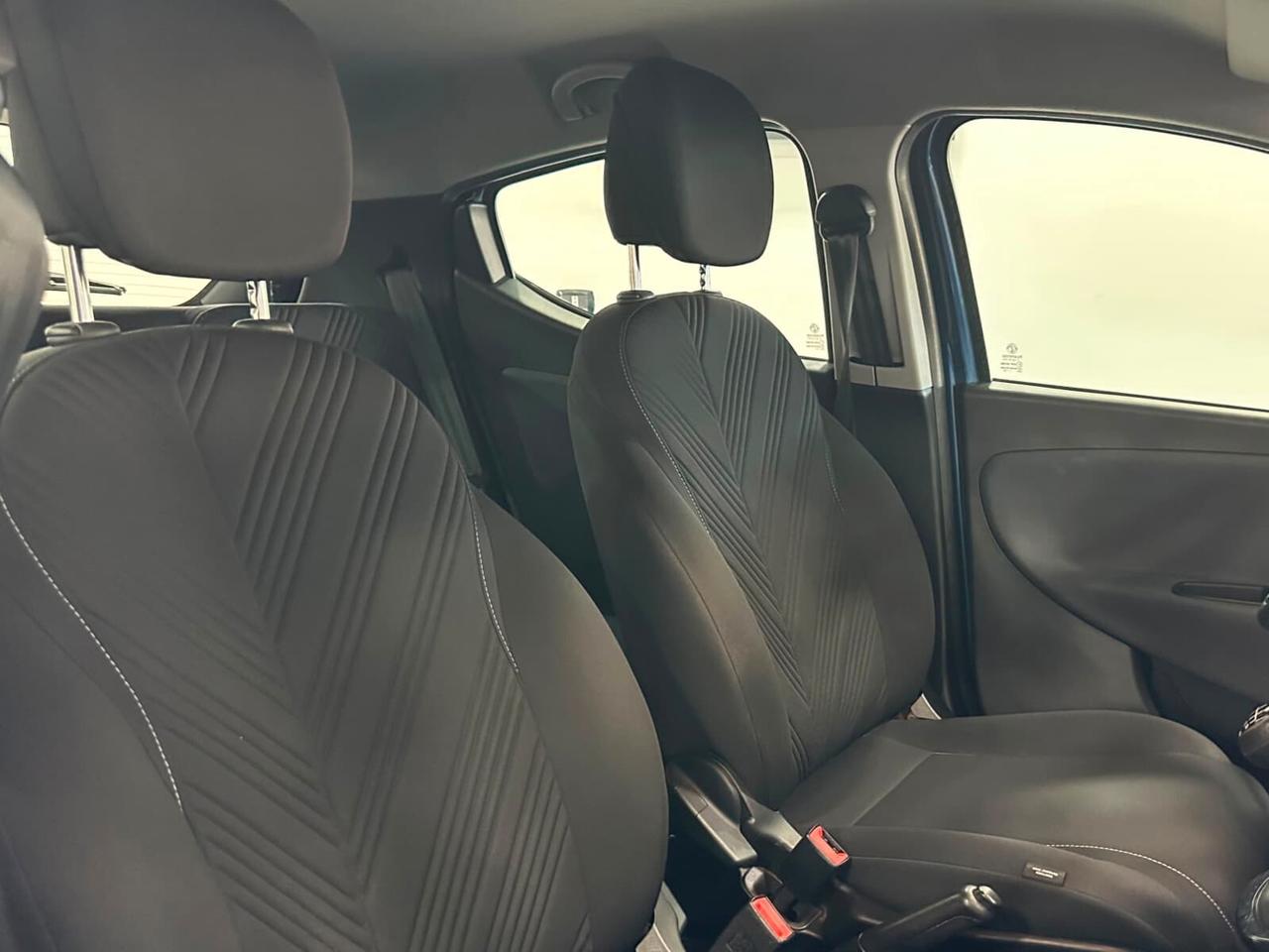 Lancia Ypsilon 1.0 FireFly 5 porte S&S Hybrid Gold Plus