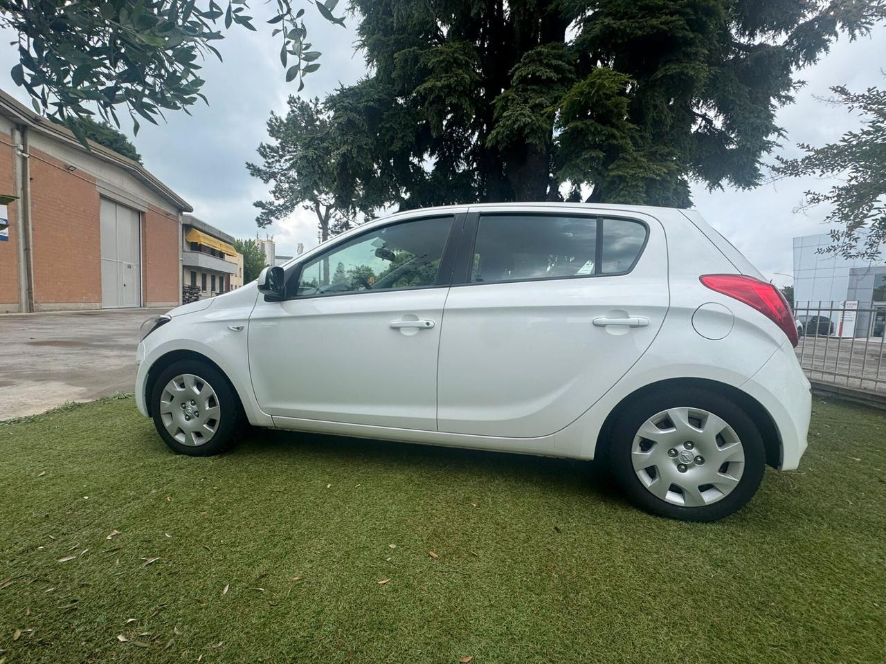 Hyundai i20 1.2 5p. Econext Sound Edition