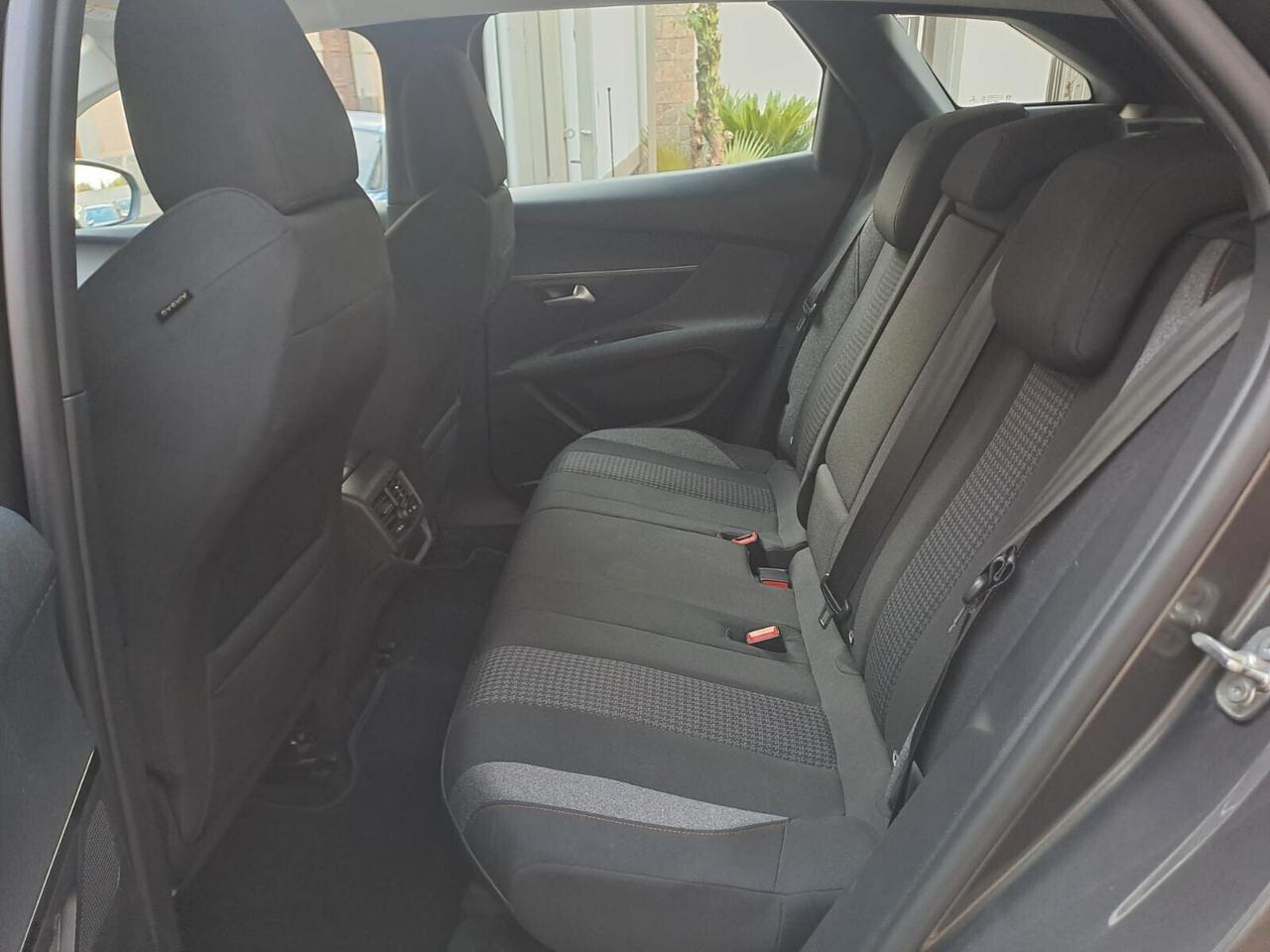 Peugeot 3008 HDi 130 cv tagliandata