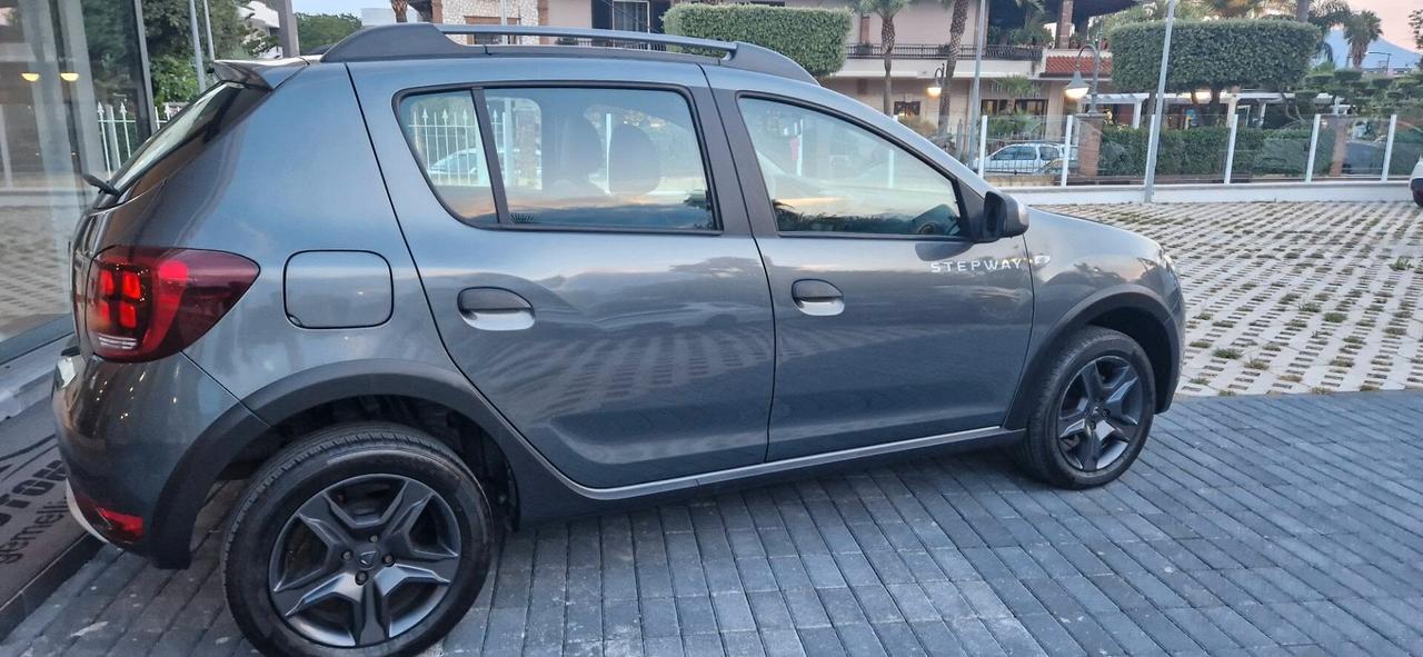 Dacia Sandero Stepway 1.5 DIESEL 90CV 06/17 KM 113000 ITALIANA +NAVI+TELECAMERA