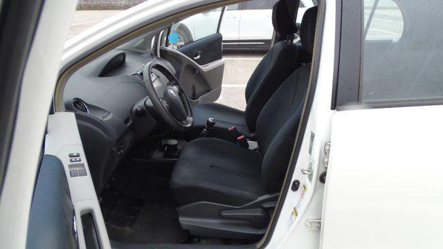 TOYOTA Yaris 1.300 100 cv, 5 porte, versione "Sol", Garanzia..