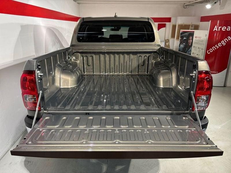 Toyota Hilux 2.8 D 4WD 4 porte Double Cab Lounge