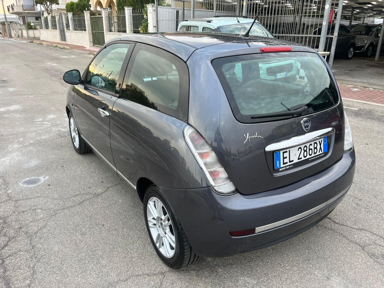 Lancia Ypsilon 1.4 Unyca GPL Unipro 2012