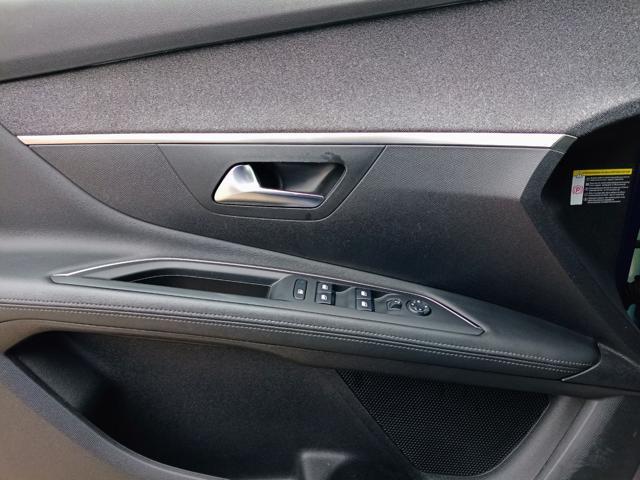 PEUGEOT 3008 PureTech Turbo 130 Allure