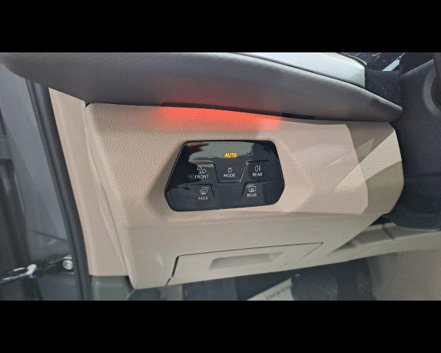 VOLKSWAGEN Multivan T7 2.0 tdi Style 150cv dsg 7p.ti