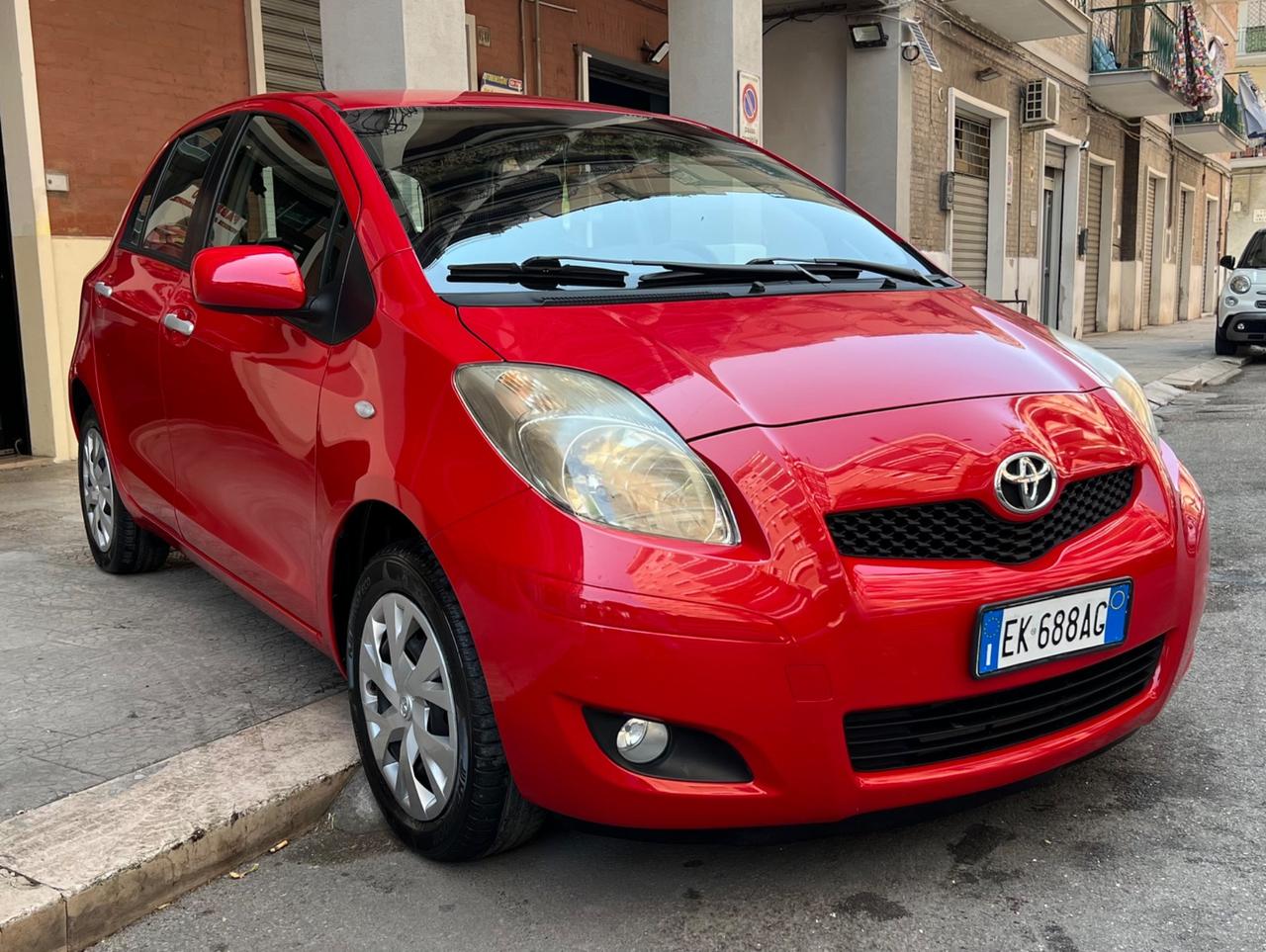 Toyota Yaris 1.0 5 porte Now