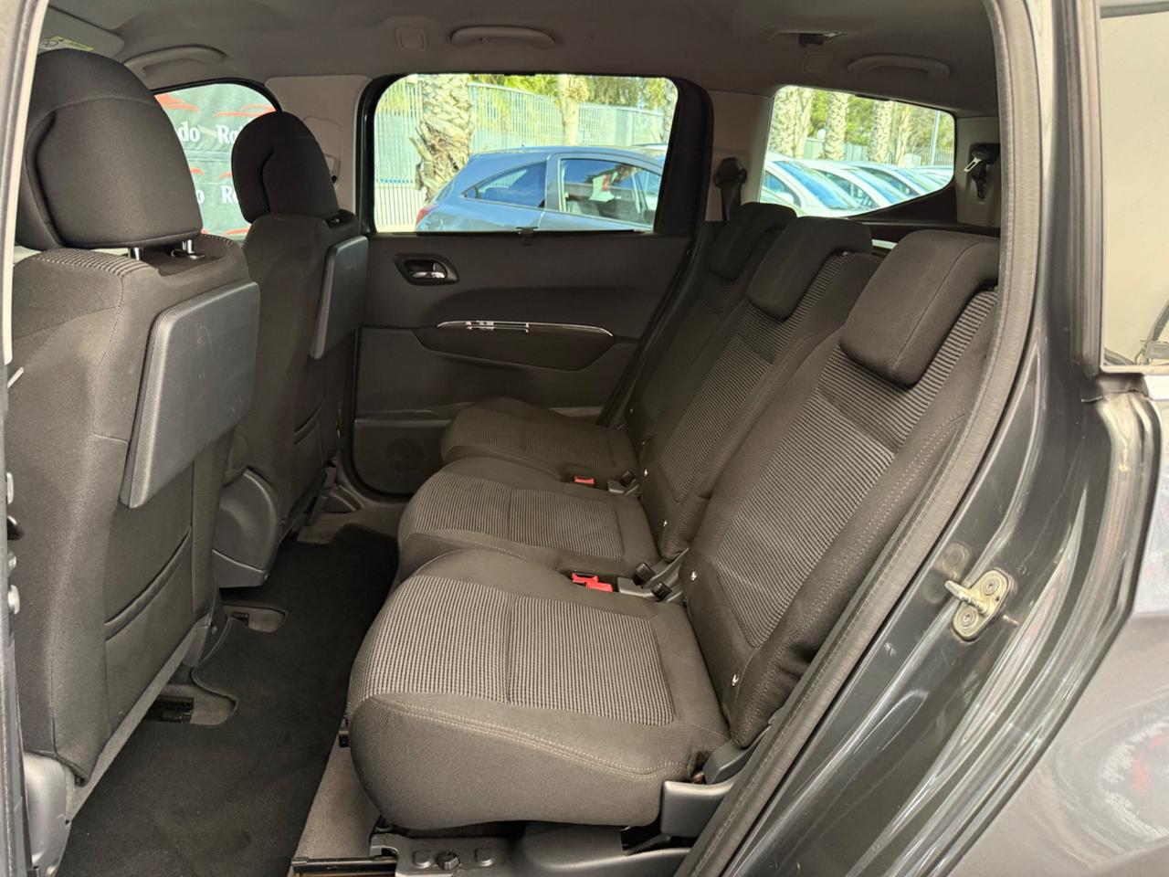 Peugeot 5008 1.6 HDi 112CV Posti 7 automatica