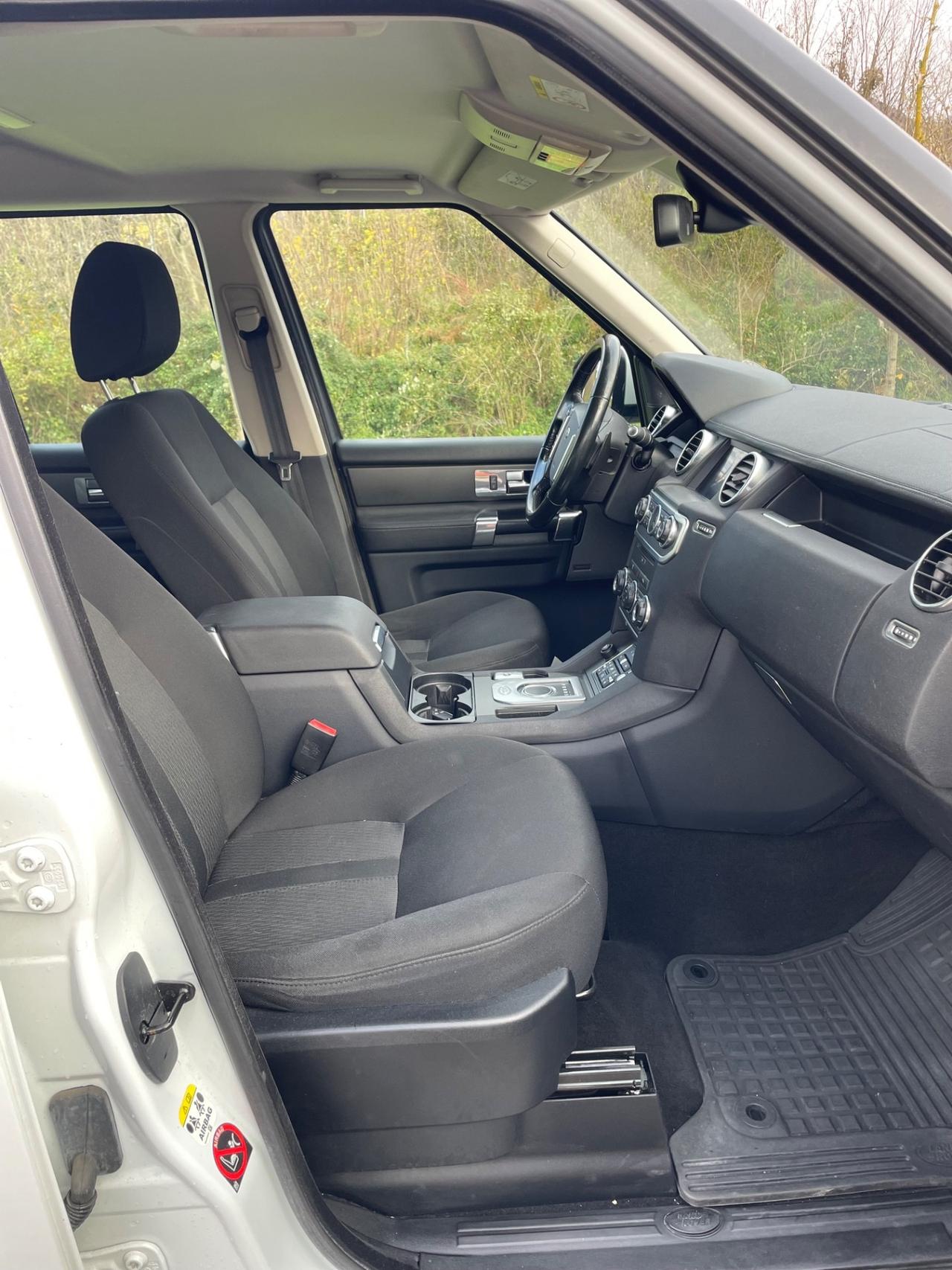 Land Rover Discovery 4 3.0 TDV6 211CV SE