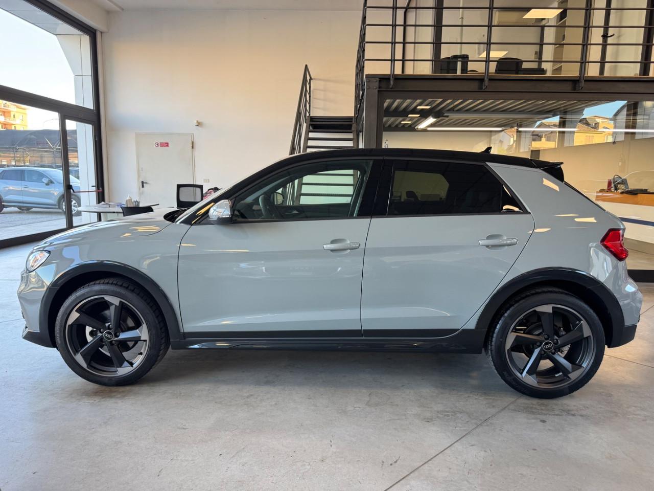 Audi A1 Allstreet 35 TFSI 150cv S Tronic S line Interiors