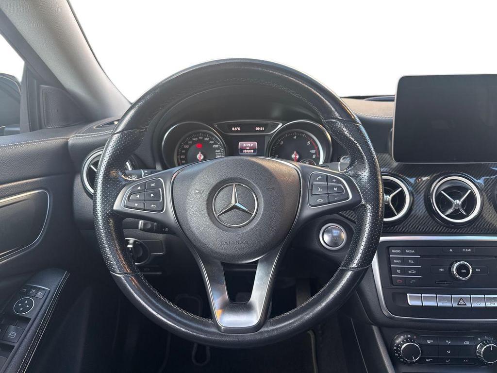 Mercedes CLA Shooting Brake 200 D Premium 4Matic 8G-DCT
