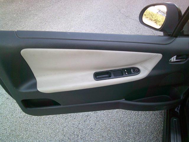 PEUGEOT 207 1.6 8V HDi 112CV CC Féline