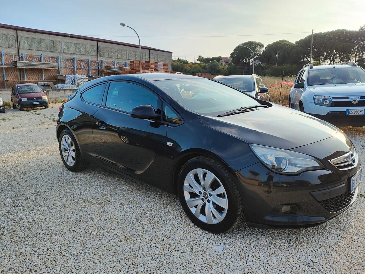 Opel Astra GTC 1.7 CDTI 110CV 3 porte unico proprietario