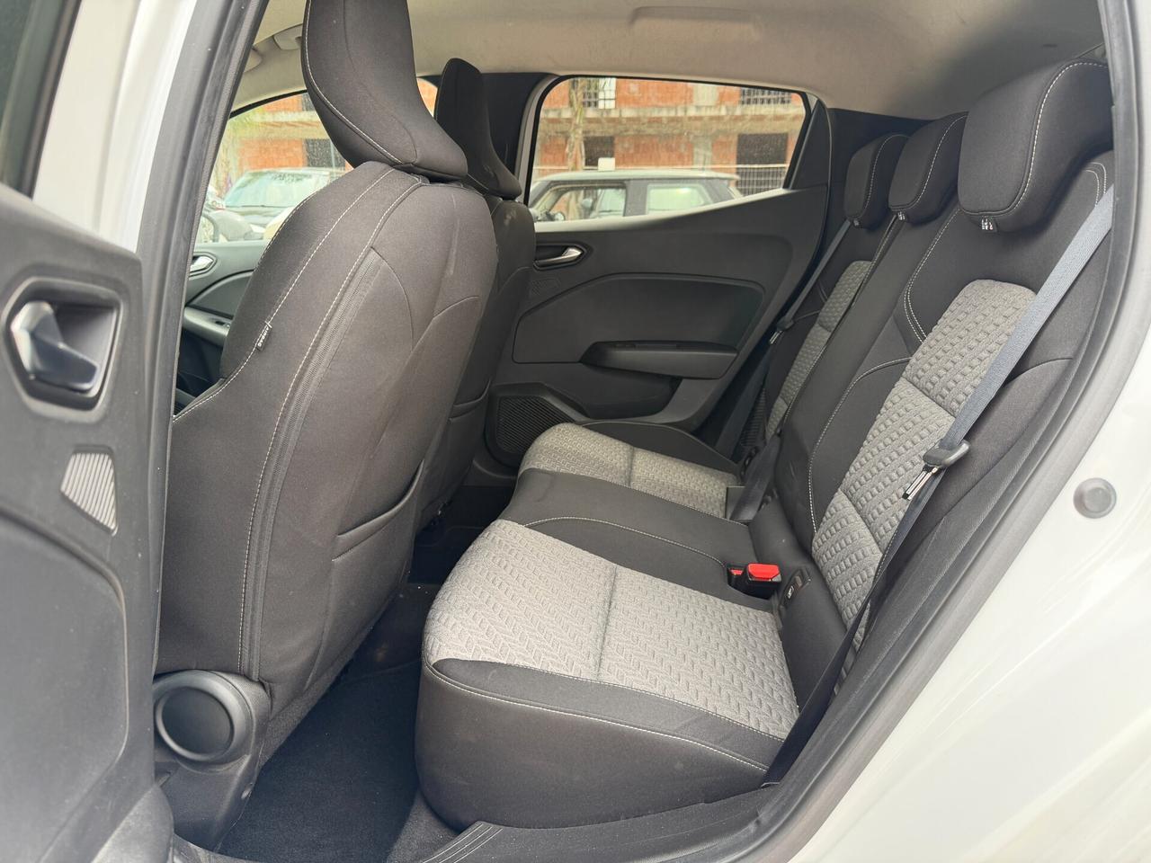 RENAULT CLIO 2023 1.6 HYBRID *AUTOM * AIRB OK