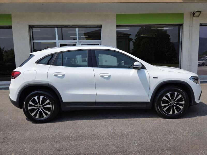 MERCEDES GLA (H247) GLA 250 e hybrid E...