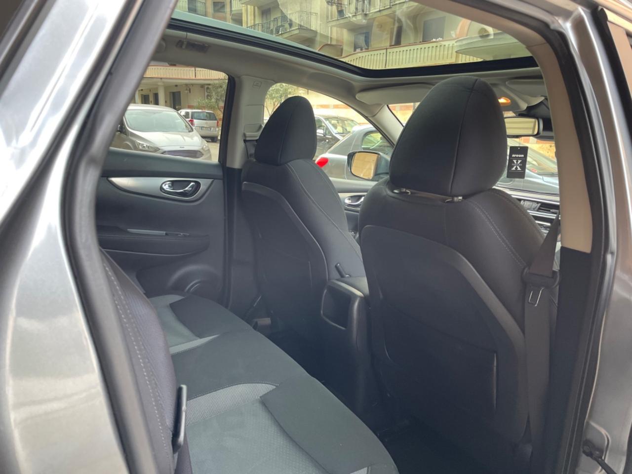 Nissan Qashqai 1.5 dCi N-Connect " TETTO NAVY LED 360"