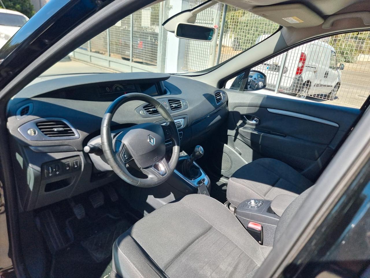 Renault Scenic Scénic XMod dCi 110 CV EDC Limited